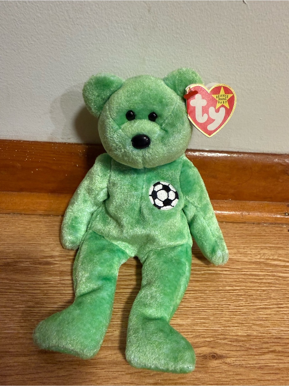 Ty Beanie Babies Kicks Green Bear Soccer Ball Plush 2002 Vintage NWT